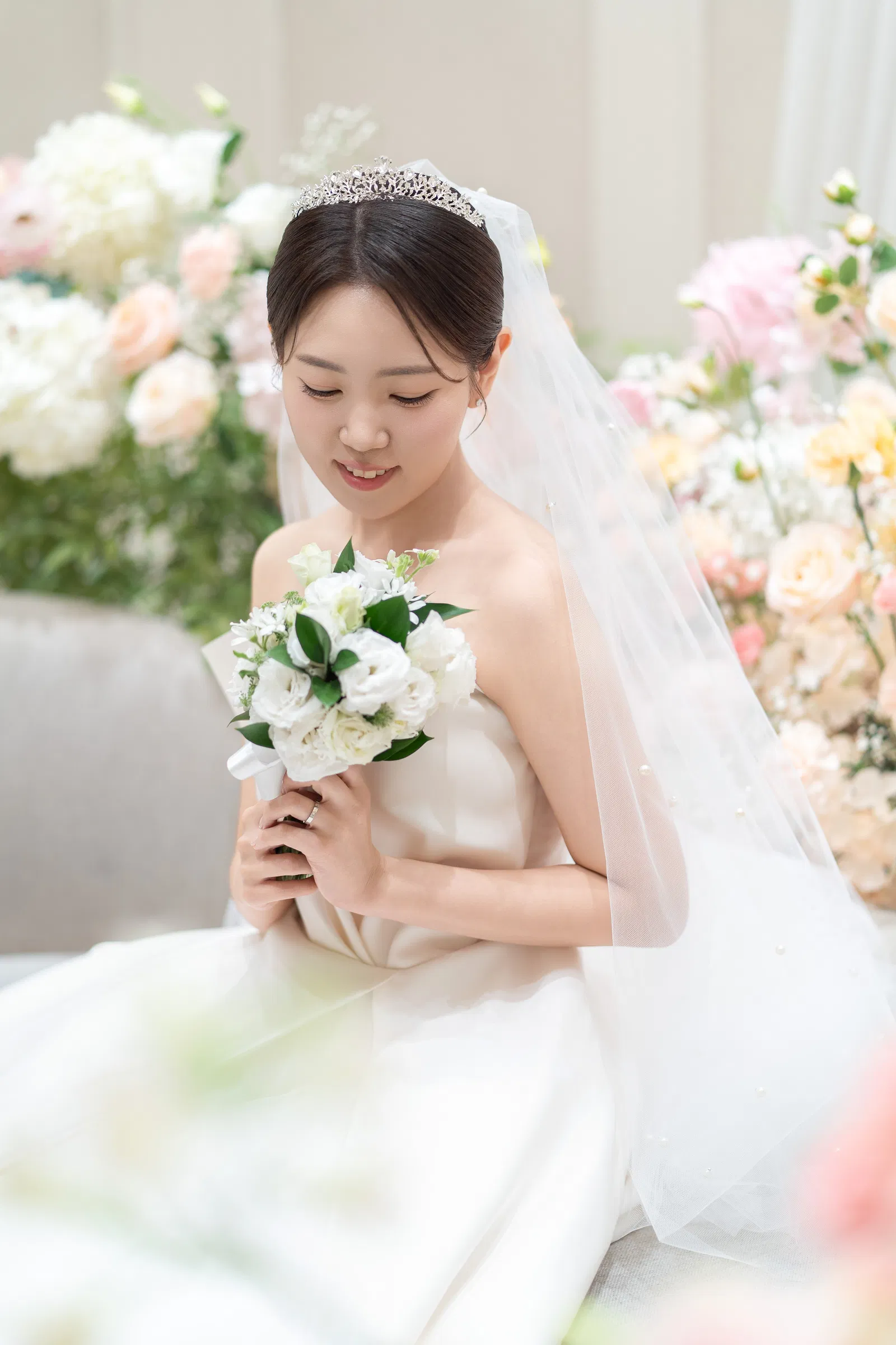 하얀스냅 본식스냅 포트폴리오 현장 기록 촬영 사진,밝은홀본식스냅,월드컵컨벤션,신부대기실부케
